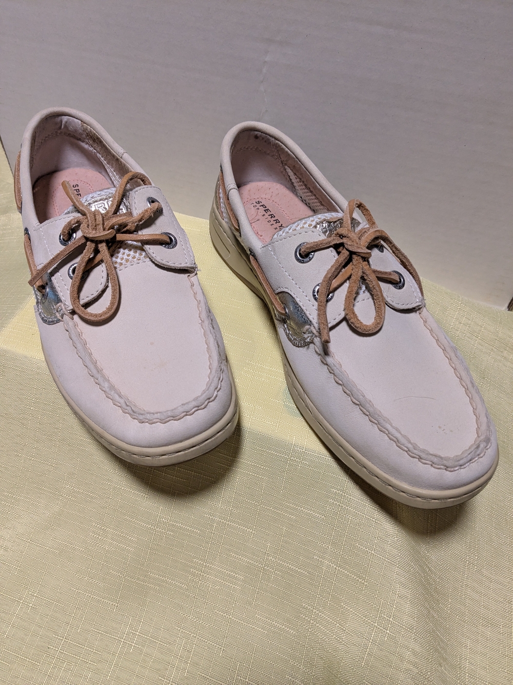 Sperry Classic Women's Leather Boat Shoe in Light Cream with Tan Laces